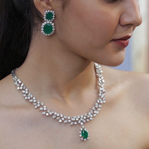 emerald green stone jewelry
